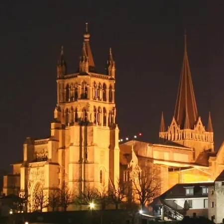 Pully Lakeside Street And Direct Bus To Train Station