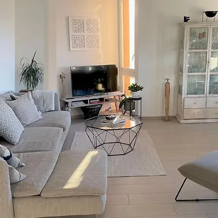 Pully Lakeside Street And Direct Bus To Train Station Apartamento