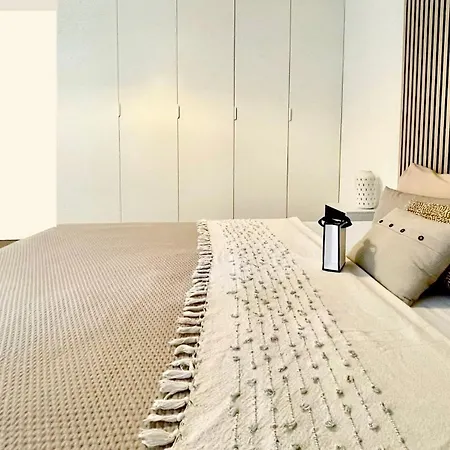 Pully Lakeside Street And Direct Bus To Train Station Apartamento