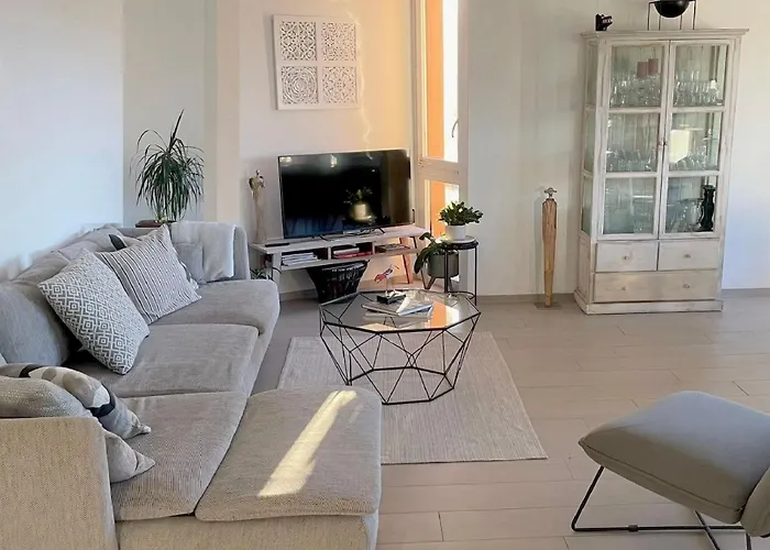 Pully Lakeside Street And Direct Bus To Train Station Apartamento