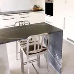 Pully Lakeside Street And Direct Bus To Train Station Apartment *